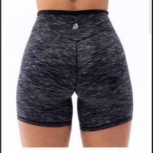 Ptula The Halo Short : 6" - Black Size Medium